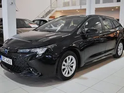 Svart Begagnad 2023 Toyota Corolla Kombi | 299 000 kr (Marknadspris)