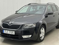 Svart Begagnad 2016 Skoda Octavia Kombi | 139 900 kr (Marknadspris)