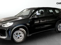 Svart (black) Begagnad 2023 BMW iX1 SUV | 399 900 kr (Bra pris)