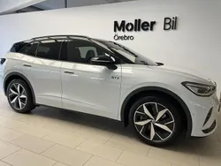 Vit (glacier white metallic bl) Begagnad 2024 VW ID.4 GTX SUV | 459 900 kr (Marknadspris)