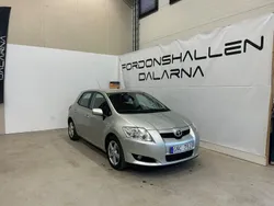 Silver Begagnad 2007 Toyota Auris Halvkombi | 69 900 kr (Lite dyr)