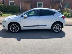 Vit Begagnad 2011 Citroën DS4 Halvkombi | 57 000 kr