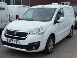 Vit Begagnad 2017 Peugeot Partner Minibuss | 79 000 kr (Bra pris)