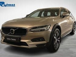 Ljusgrå Begagnad 2023 Volvo V90 CC Core Kombi | 449 900 kr (Dyr)