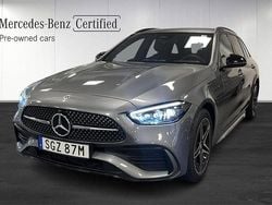 Grå Begagnad 2024 Mercedes C300e AMG Kombi | 509 000 kr (Marknadspris)