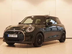 Grön Begagnad 2022 Mini Cooper Resolute Edition Halvkombi | 239 500 kr (Marknadspris)