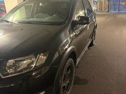 Svart Begagnad 2015 Dacia Sandero Stepway Kombi | 59 000 kr (Bra pris)