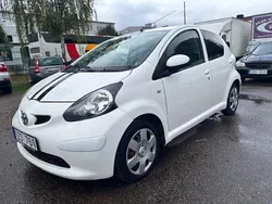 Vit Begagnad 2007 Toyota Aygo Halvkombi | 19 900 kr (Bra pris)
