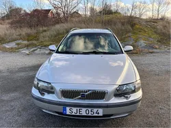 Grå Begagnad 2001 Volvo V70 Kombi | 45 000 kr (Lite dyr)