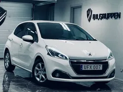 Vit Begagnad 2015 Peugeot 208 Active Halvkombi | 109 000 kr (Lite dyr)