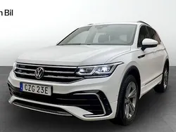 Vit Begagnad 2023 VW Tiguan R-line SUV | 399 900 kr (Marknadspris)