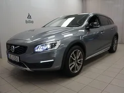 Grå Begagnad 2017 Volvo V60 CC Standard Kombi | 249 900 kr (Lite dyr)