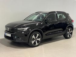 Svart Begagnad 2022 Volvo XC40 Core SUV | 334 500 kr