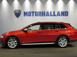 Röd Begagnad 2021 VW Golf Alltrack Kombi | 299 900 kr (Marknadspris)