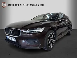 Mörkbrun (brun) Begagnad 2019 Volvo V60 Momentum Kombi | 259 900 kr (Dyr)