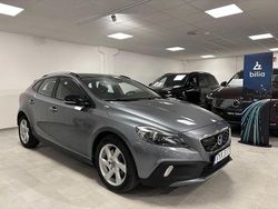 Grå Begagnad 2016 Volvo V40 Business Edition Halvkombi | 149 900 kr (Marknadspris)