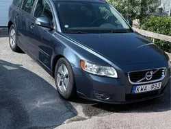 Blå Begagnad 2011 Volvo V50 Momentum Kombi | 54 900 kr (Marknadspris)