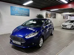 Blå Begagnad 2015 Ford Fiesta Titanium Halvkombi | 78 000 kr (Marknadspris)