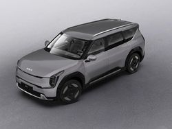 Grå Ny 2025 Kia EV9 Plus SUV | 837 900 kr (Marknadspris)