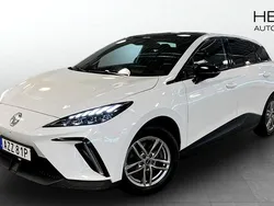 Vit (white) Begagnad 2022 MG MG4 EV Luxury Halvkombi | 274 900 kr (Marknadspris)