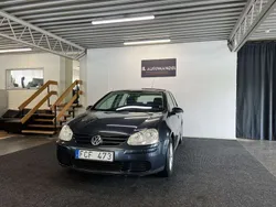 Mörkblå Begagnad 2007 VW Golf V Halvkombi | 49 900 kr (Marknadspris)