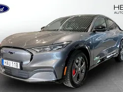 Grå (grey) Begagnad 2023 Ford Mustang Mach-E SUV | 469 900 kr (Marknadspris)