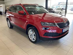 Röd (velvet red metallic) Begagnad 2022 Skoda Karoq Style SUV | 219 900 kr (Bra pris)