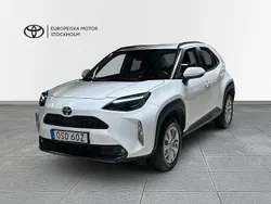 Vit Begagnad 2023 Toyota Yaris Cross Active SUV | 274 900 kr (Marknadspris)