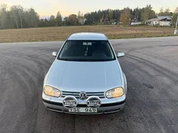 Silver Begagnad 2003 VW Golf IV Basis Halvkombi | 24 500 kr (Marknadspris)