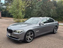 Grå Begagnad 2010 BMW 740 Sedan | 139 900 kr
