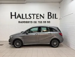 Mörkgrå Begagnad 2016 Mercedes B250e Minibuss | 149 000 kr