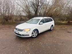 Vit Begagnad 2013 VW Passat Kombi | 69 000 kr (Marknadspris)