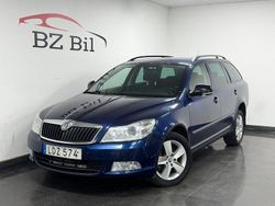 Mörkblå Begagnad 2010 Skoda Octavia Kombi | 39 900 kr