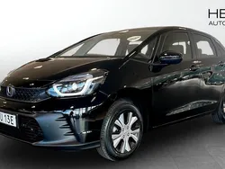 Svart (black) Ny 2025 Honda Jazz Hybrid Halvkombi | 264 900 kr (Bra pris)
