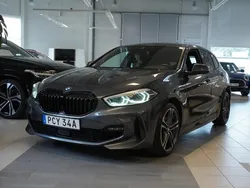 Grå Begagnad 2021 BMW 118 M Sport Halvkombi | 249 900 kr (Marknadspris)