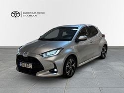 Mörkgrå Begagnad 2024 Toyota Yaris Hybrid Active Halvkombi | 234 900 kr (Marknadspris)