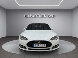 Vit Begagnad 2015 Tesla Model S Sedan | 259 900 kr (Superpris)