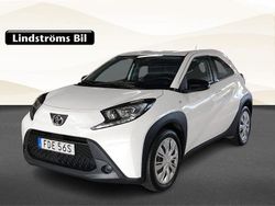 Vit Begagnad 2022 Toyota Aygo X Play SUV | 164 900 kr (Marknadspris)