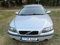 Grå Begagnad 2003 Volvo S60 Sedan | 29 000 kr (Marknadspris)