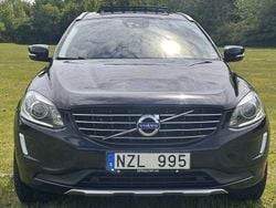 Svart Begagnad 2014 Volvo XC60 Summum SUV | 178 000 kr (Marknadspris)