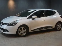 Vit Begagnad 2014 Renault Clio IV Halvkombi | 84 900 kr (Marknadspris)