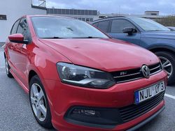 Röd Begagnad 2014 VW Polo Halvkombi | 84 000 kr (Marknadspris)