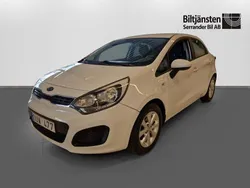 Vit Begagnad 2012 Kia Rio Halvkombi | 84 900 kr (Marknadspris)
