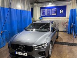 Begagnad 2021 Volvo V60 R-Design Kombi | 349 000 kr (Lite dyr)