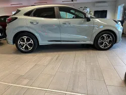 Grå Begagnad 2024 Ford Puma ST-Line SUV | 260 000 kr (Superpris)