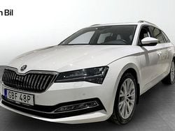 Vit Begagnad 2019 Skoda Superb Style Kombi | 309 900 kr (Marknadspris)