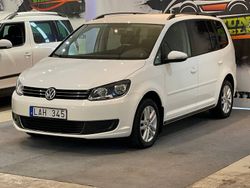 Vit Begagnad 2010 VW Touran Minibuss | 89 900 kr (Marknadspris)