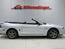 Silver samma som bilen Begagnad 1998 Ford Mustang GT Convertible Cab | 64 900 kr