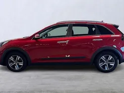 Röd Begagnad 2019 Kia Niro Advance SUV | 175 000 kr (Marknadspris)