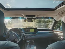 Svart Begagnad 2019 Lexus ES300H Executive Line Sedan | 319 000 kr (Marknadspris)